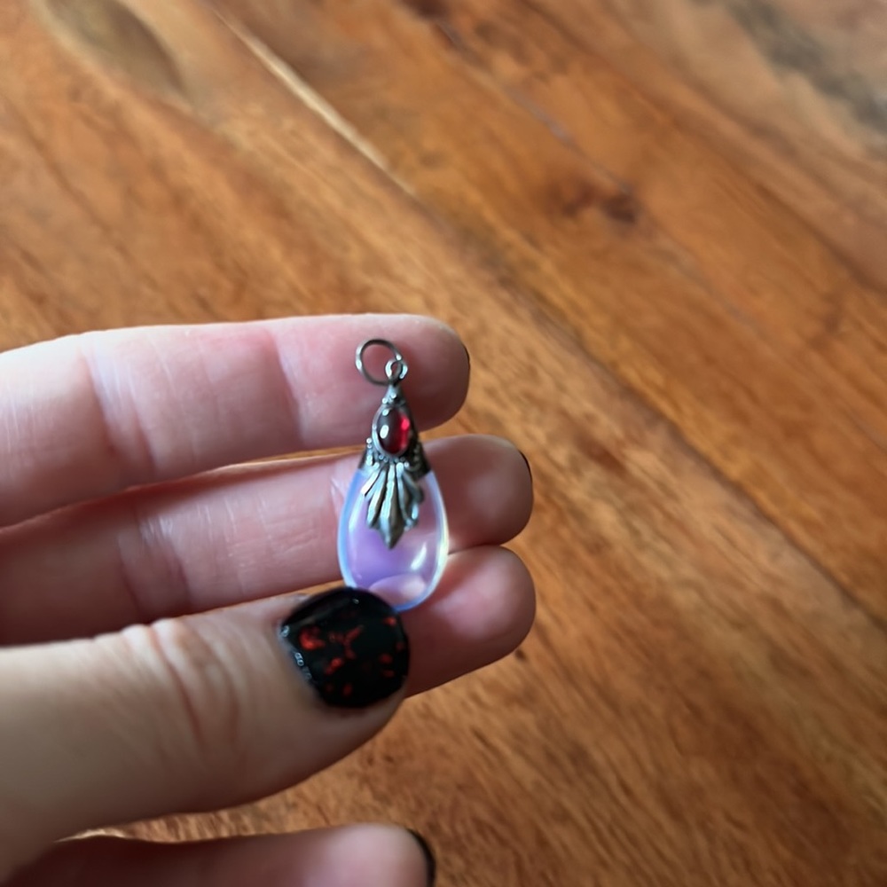 Pendant - Picture 2 of 3